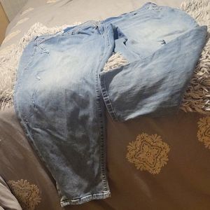 Torrid size 30S distressed boyfriend jeans 👖
